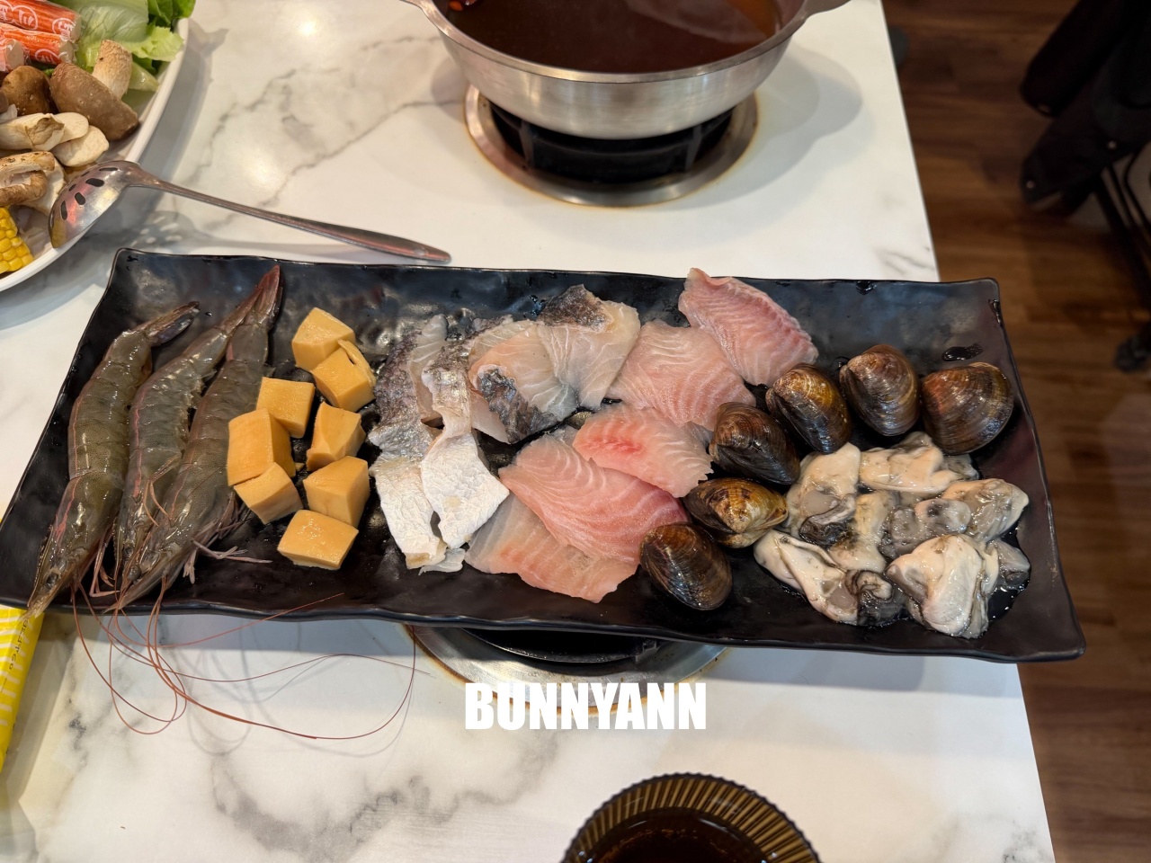 一半人沒吃過！是火鍋吃到飽店家，低消399起就能吃很飽，近百樣食材是招牌