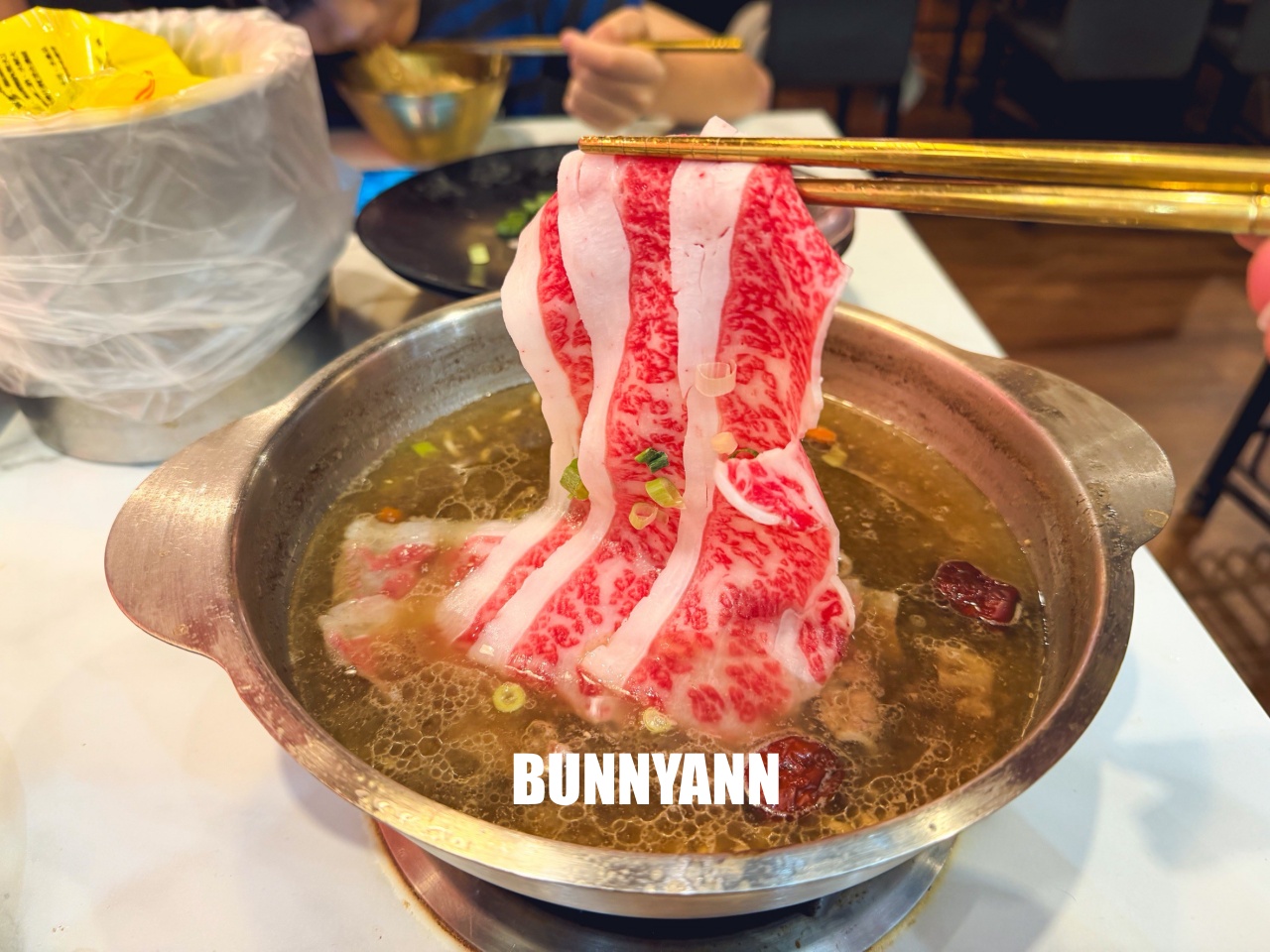 一半人沒吃過！是火鍋吃到飽店家，低消399起就能吃很飽，近百樣食材是招牌
