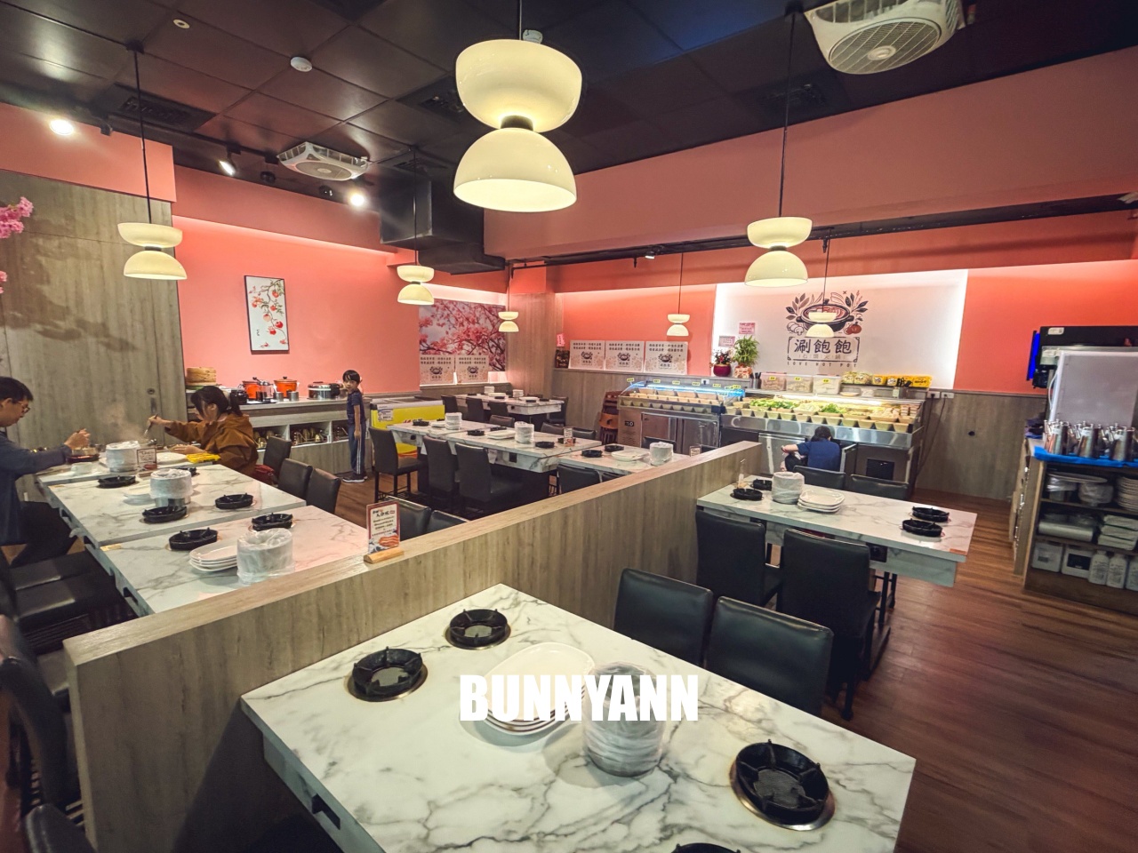 一半人沒吃過！是火鍋吃到飽店家，低消399起就能吃很飽，近百樣食材是招牌