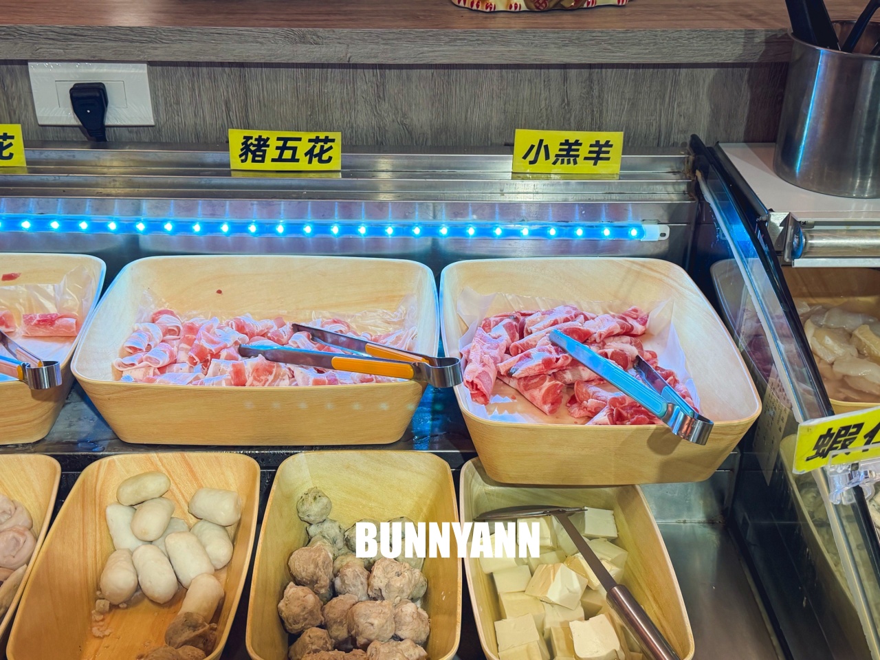 一半人沒吃過！是火鍋吃到飽店家，低消399起就能吃很飽，近百樣食材是招牌