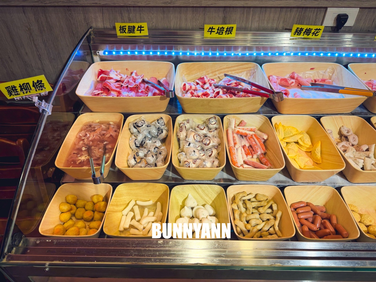 一半人沒吃過！是火鍋吃到飽店家，低消399起就能吃很飽，近百樣食材是招牌