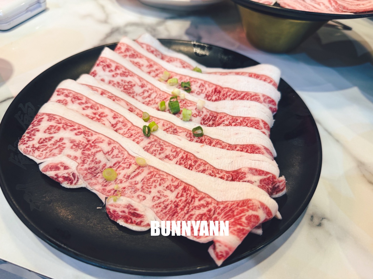 一半人沒吃過！是火鍋吃到飽店家，低消399起就能吃很飽，近百樣食材是招牌