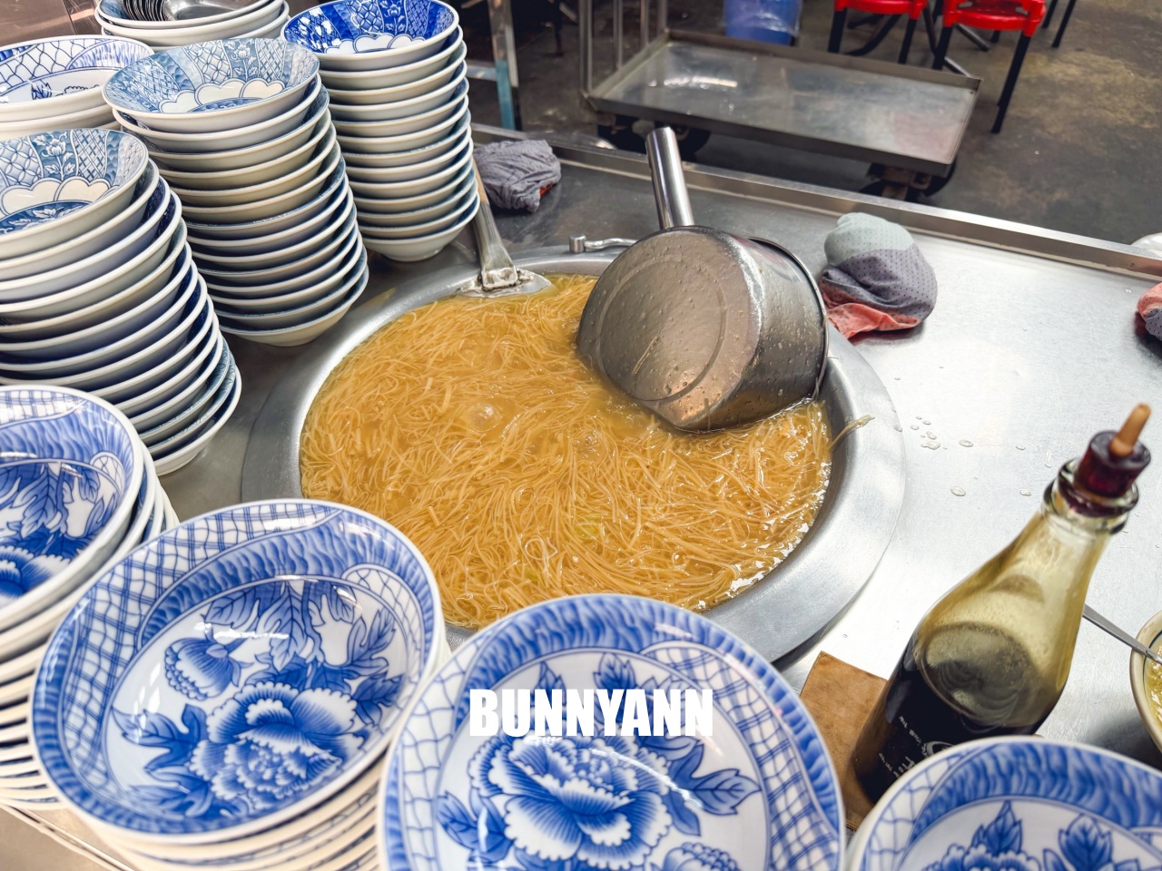 周邊居民當下午茶吃,就是麵線糊店家,點個一組就會飽,肉羹也是主打 周邊居民當下午茶吃,就是麵線糊店家,點個一組就會飽,肉羹也是主打