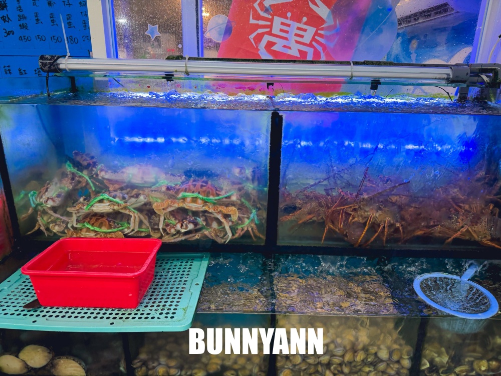 誰說這家海產沒人吃，450元小卷米粉有夠飽，生魚片也是招牌