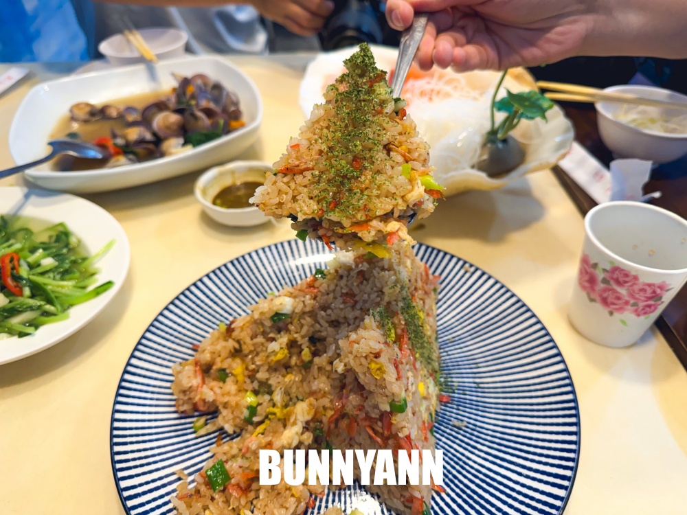 誰說這家海產沒人吃，450元小卷米粉有夠飽，生魚片也是招牌
