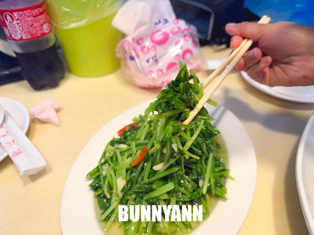 誰說這家海產沒人吃，450元小卷米粉有夠飽，生魚片也是招牌