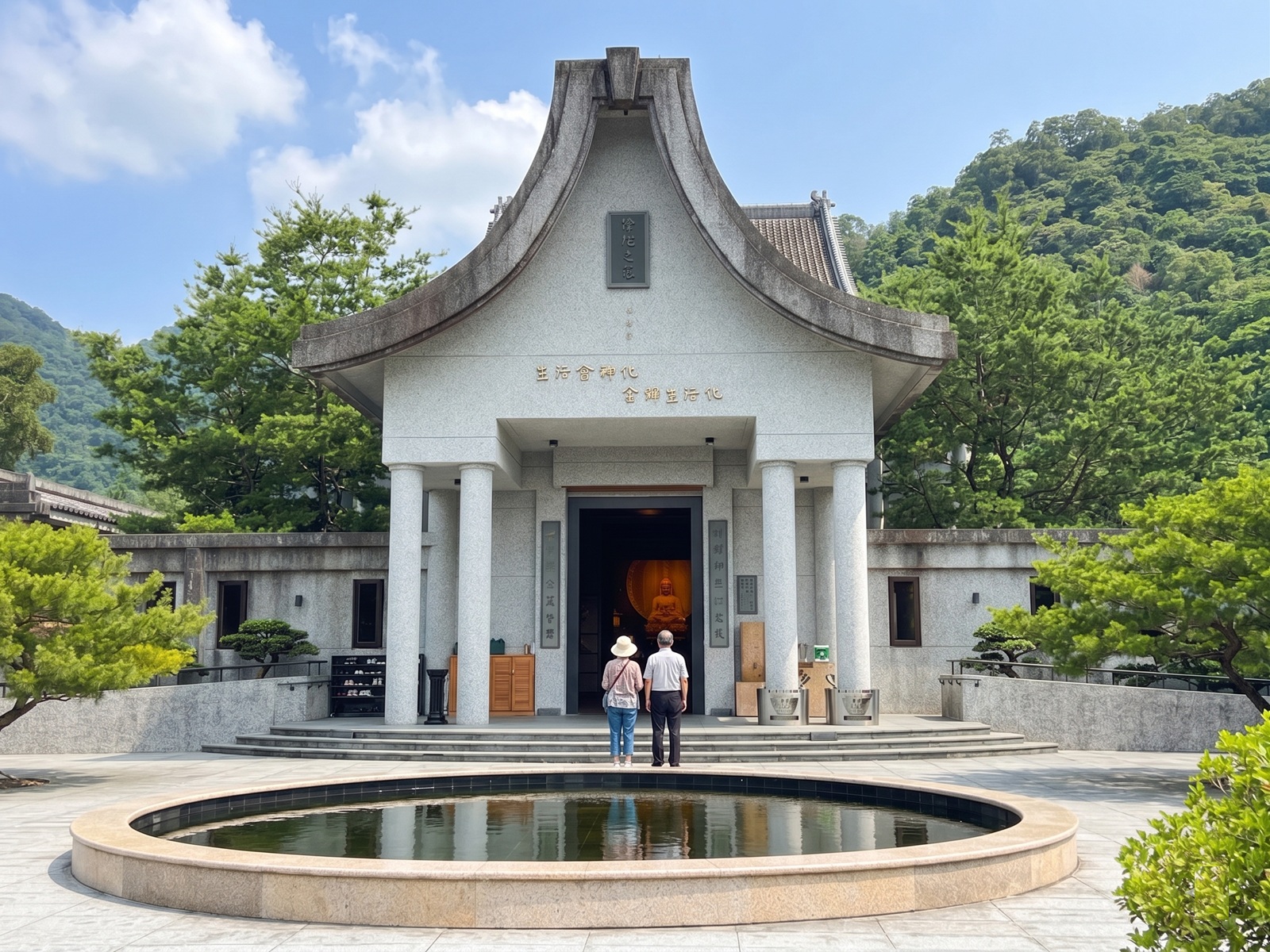 很多人不知道，是最美禪風寺廟，園區匠心雕刻場景真美，後花園步道也是招牌