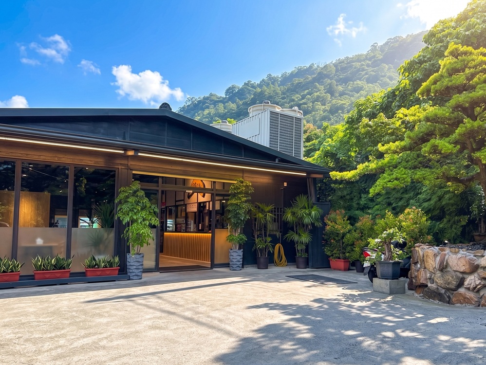 一半的人不知道，這間森林系大湯屋，每人250元爽泡美人泉，秘境公開