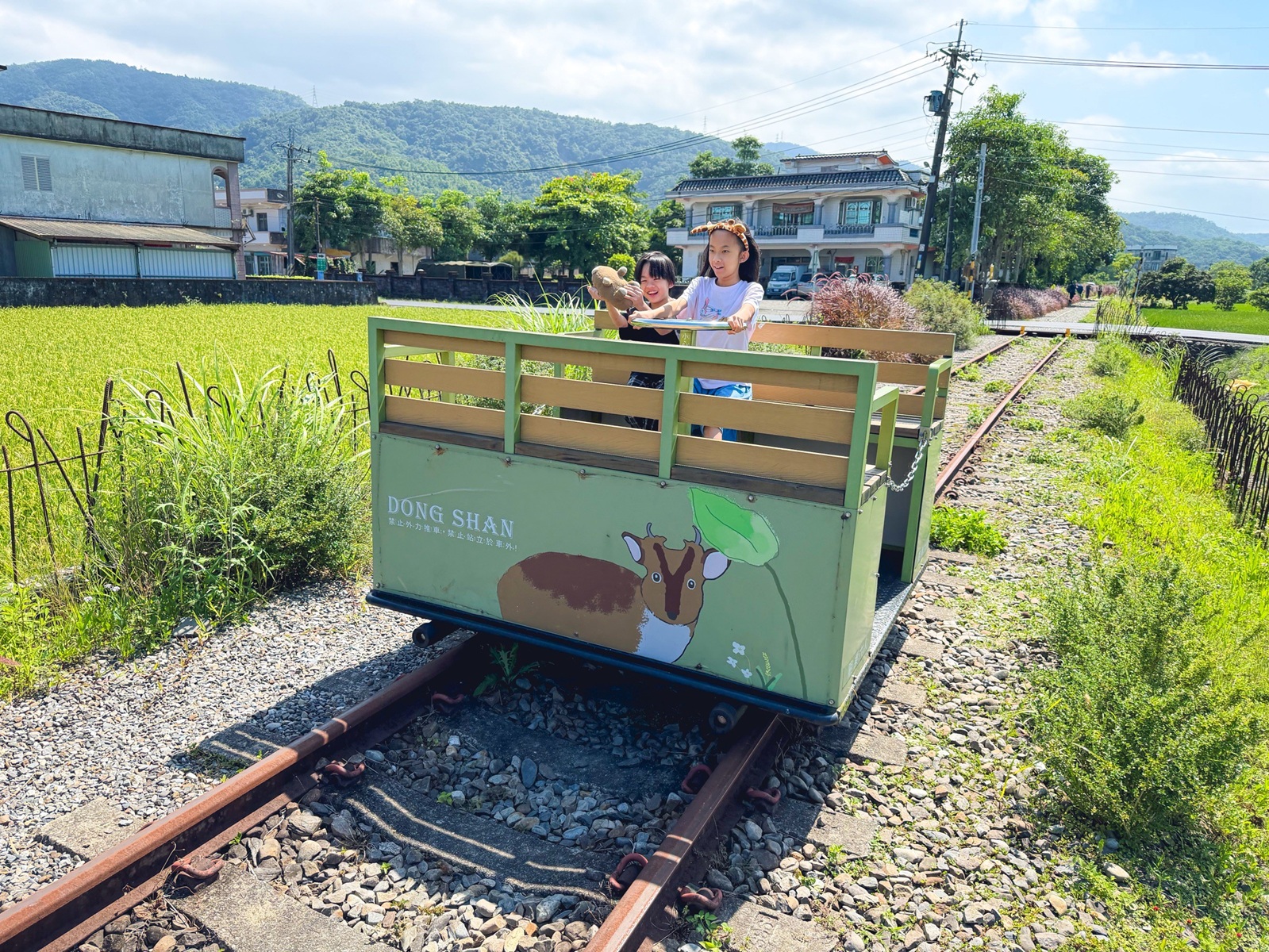 很多人不知道，卻是無動力台車，免門票還不限次數，沿途田野風景也是主打