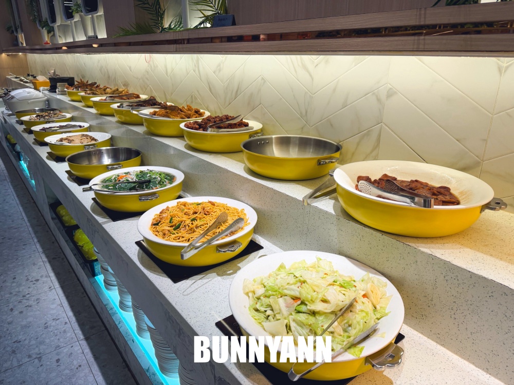 很多人不知道,是牛排自助餐店家,低消390元享吃到飽,多種水果是主打 很多人不知道,是牛排自助餐店家,低消390元享吃到飽,多種水果是主打