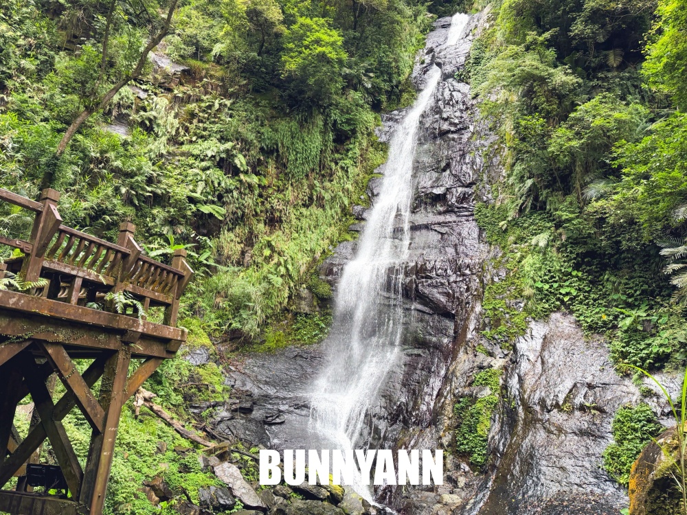 礁溪這瀑布群超低調，三層瀑布步道竟然平坦好走，沿途山景又清幽好拍