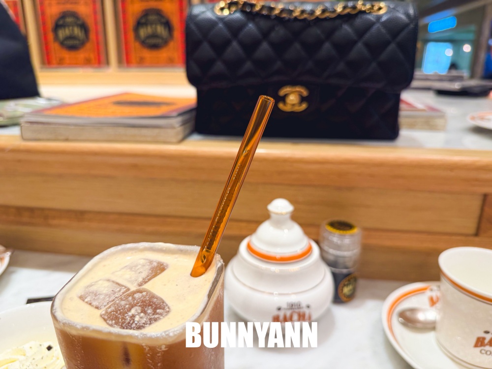 來自摩洛哥，就是輕奢咖啡店家，點杯咖啡有夠享受，可頌也是招牌主打