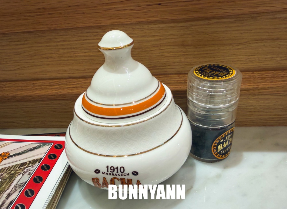 來自摩洛哥，就是輕奢咖啡店家，點杯咖啡有夠享受，可頌也是招牌主打