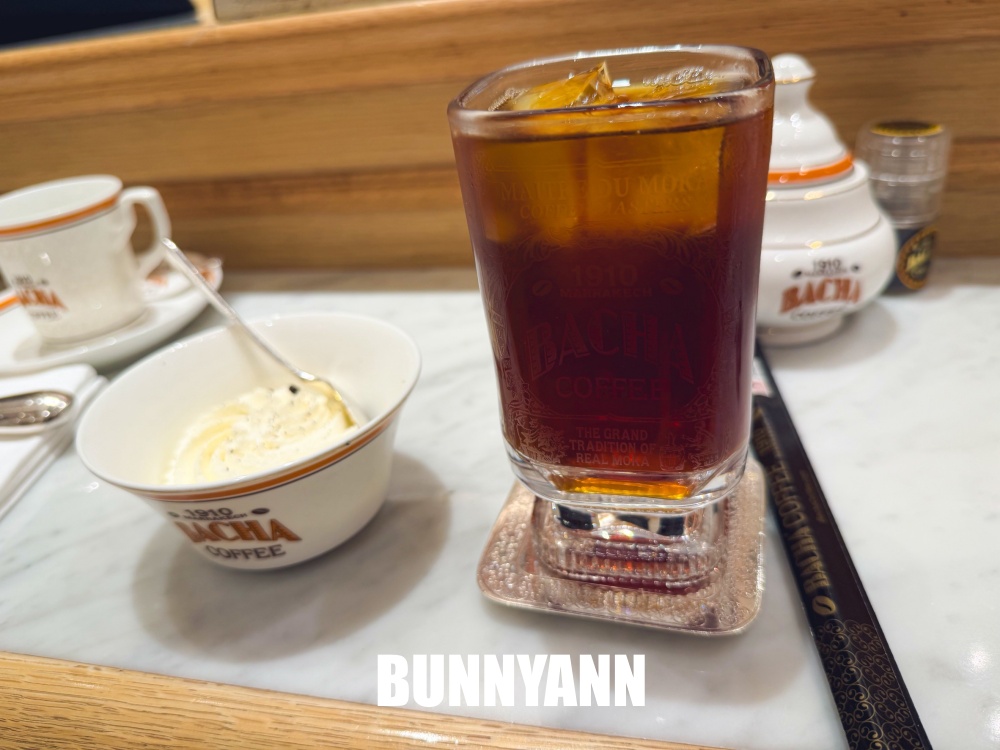 來自摩洛哥，就是輕奢咖啡店家，點杯咖啡有夠享受，可頌也是招牌主打