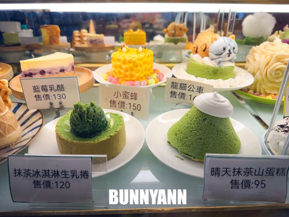 知道的人不多，是抹茶山下玻璃屋咖啡廳，可愛水豚君蛋糕是主打