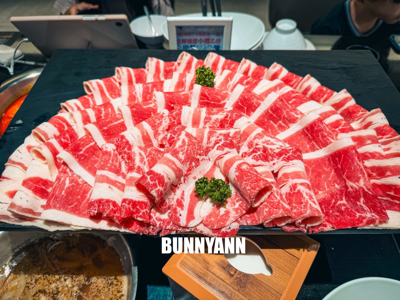 還很多人沒吃過！是鍋物吃到飽店家，最低消費399吃超飽，近百種食材是招牌主打