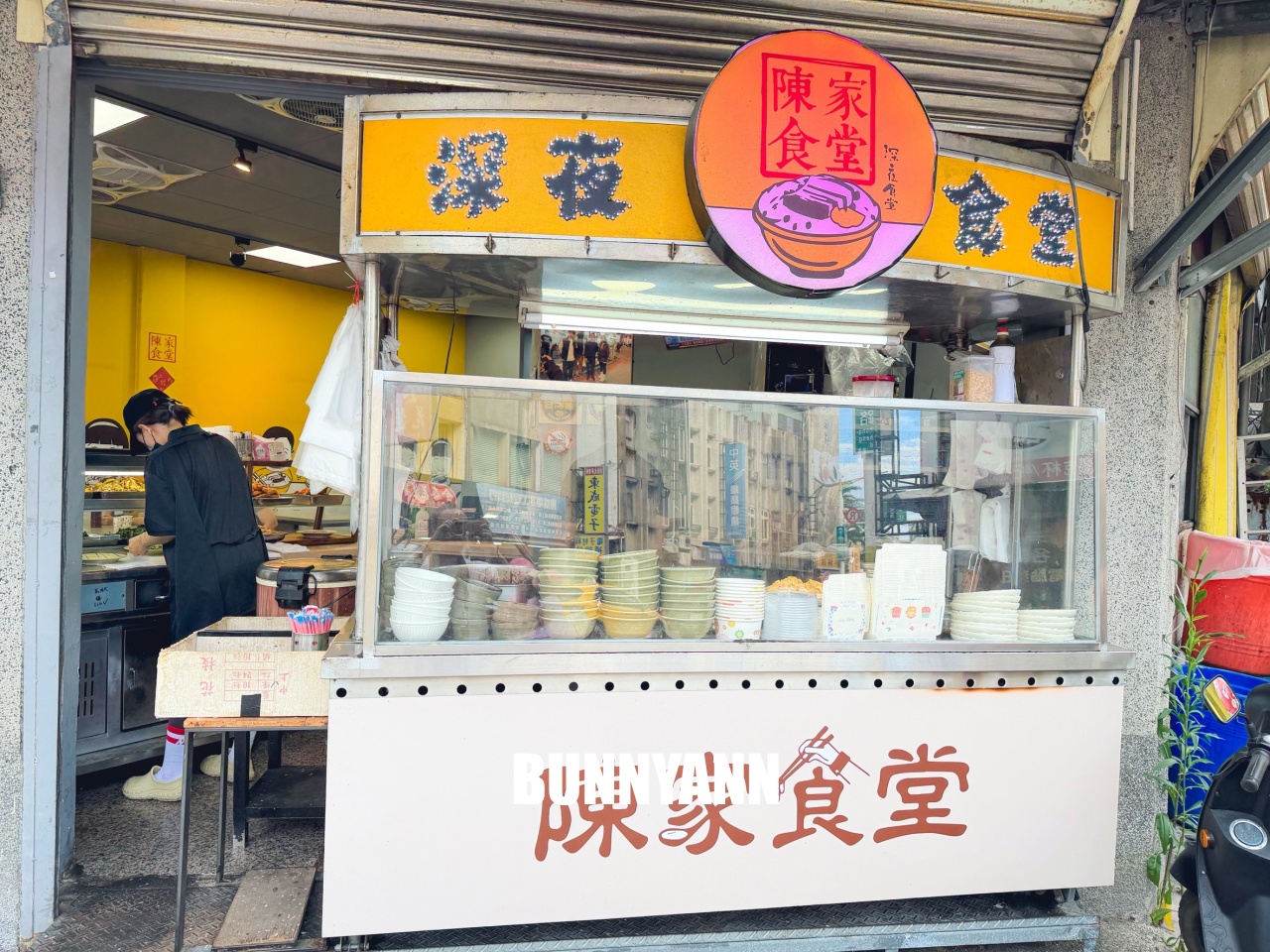很多人沒吃過,就是控肉飯店家,點個五菜一主食吃不完,雞肉切盤也是招牌 很多人沒吃過,就是控肉飯店家,點個五菜一主食吃不完,雞肉切盤也是招牌