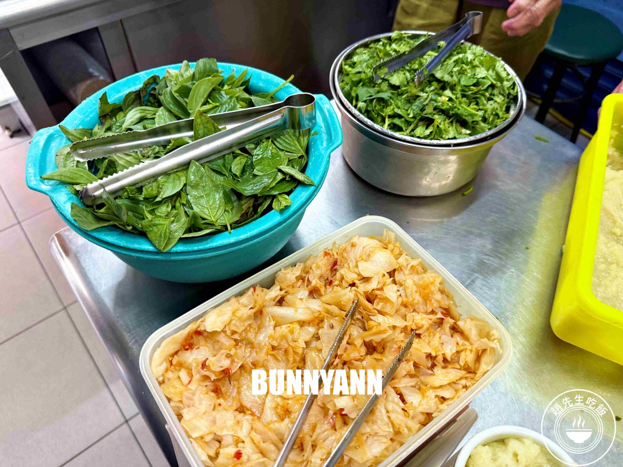 一半人沒吃過，90歲阿嬤的大腸麵線，點一大一小就夠，大腸也是主打