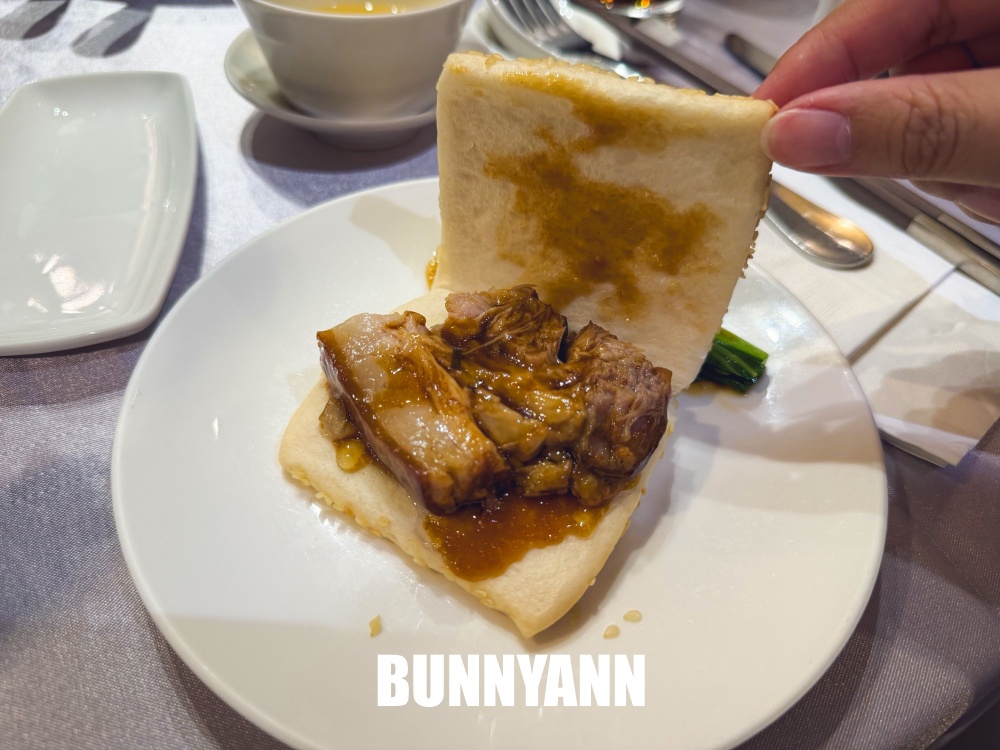 誰說這家雞湯沒人,是長時間熬煮雞湯鍋,點一桌很夠吃,煙燻白鯧也是主打 誰說這家雞湯沒人,是長時間熬煮雞湯鍋,點一桌很夠吃,煙燻白鯧也是主打