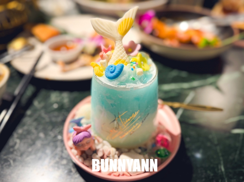 青埔美食【Siam Siam 泰式料理華泰店】超狂火山排骨，美到像國外的網美餐廳！