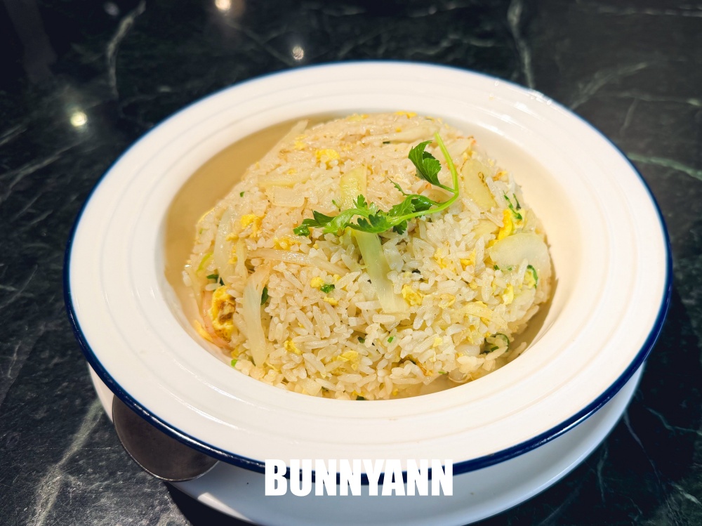 青埔美食【Siam Siam 泰式料理華泰店】超狂火山排骨，美到像國外的網美餐廳！