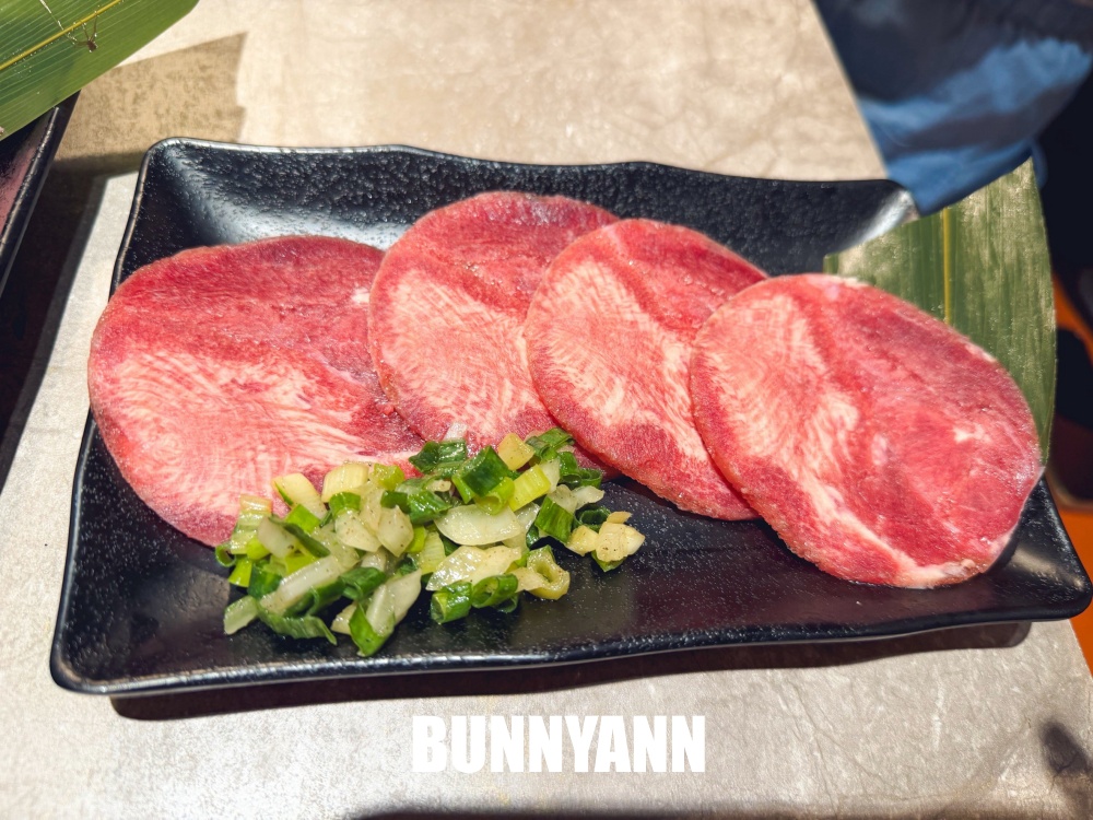 桃園最強燒肉吃到飽！三柒燒肉專門店桃園中華店，CP值超高頂級日本和牛、豐富自助吧隨你吃！