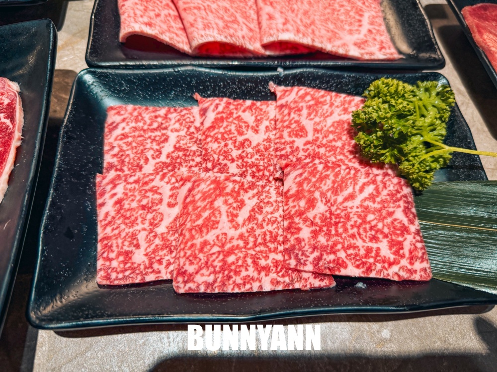 桃園最強燒肉吃到飽！三柒燒肉專門店桃園中華店，CP值超高頂級日本和牛、豐富自助吧隨你吃！