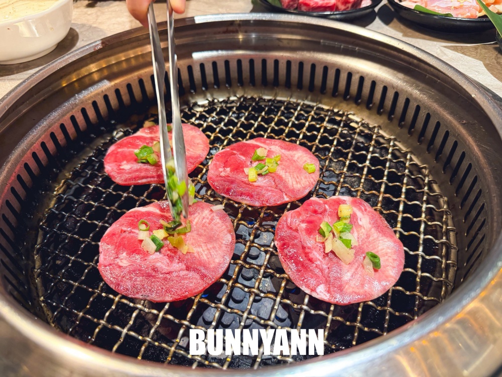 桃園最強燒肉吃到飽！三柒燒肉專門店桃園中華店，CP值超高頂級日本和牛、豐富自助吧隨你吃！