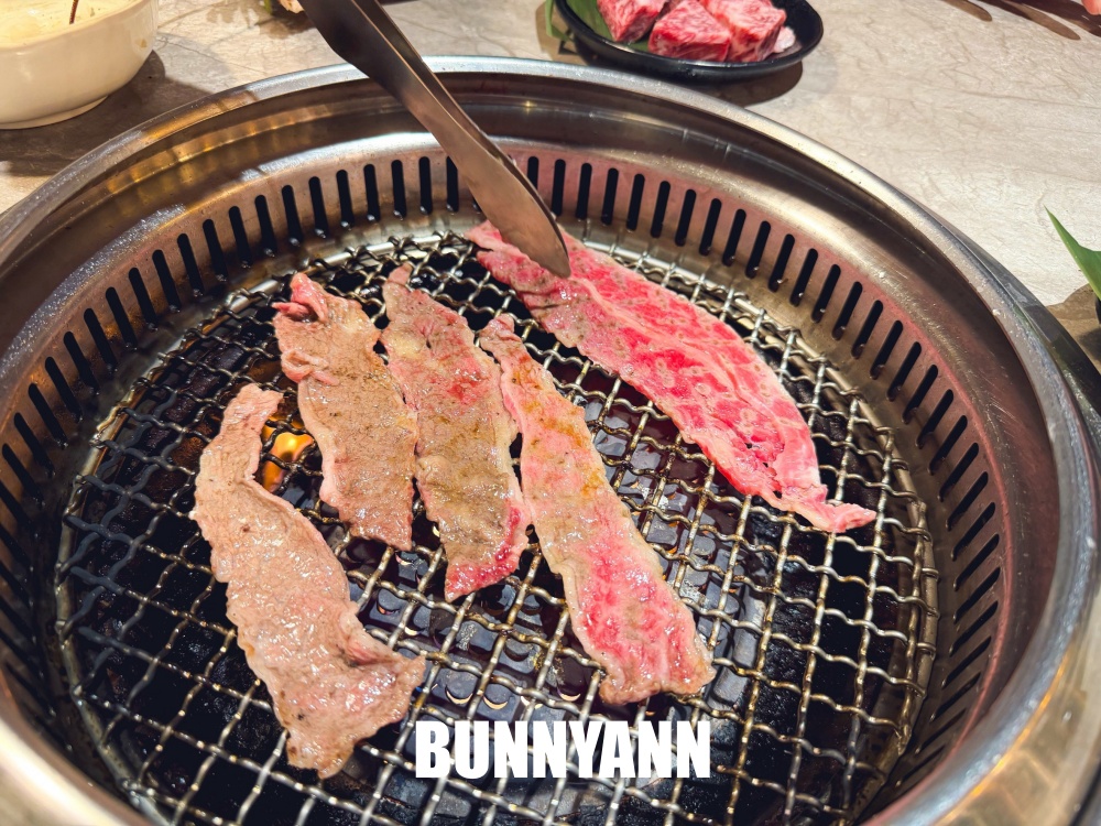 桃園最強燒肉吃到飽！三柒燒肉專門店桃園中華店，CP值超高頂級日本和牛、豐富自助吧隨你吃！