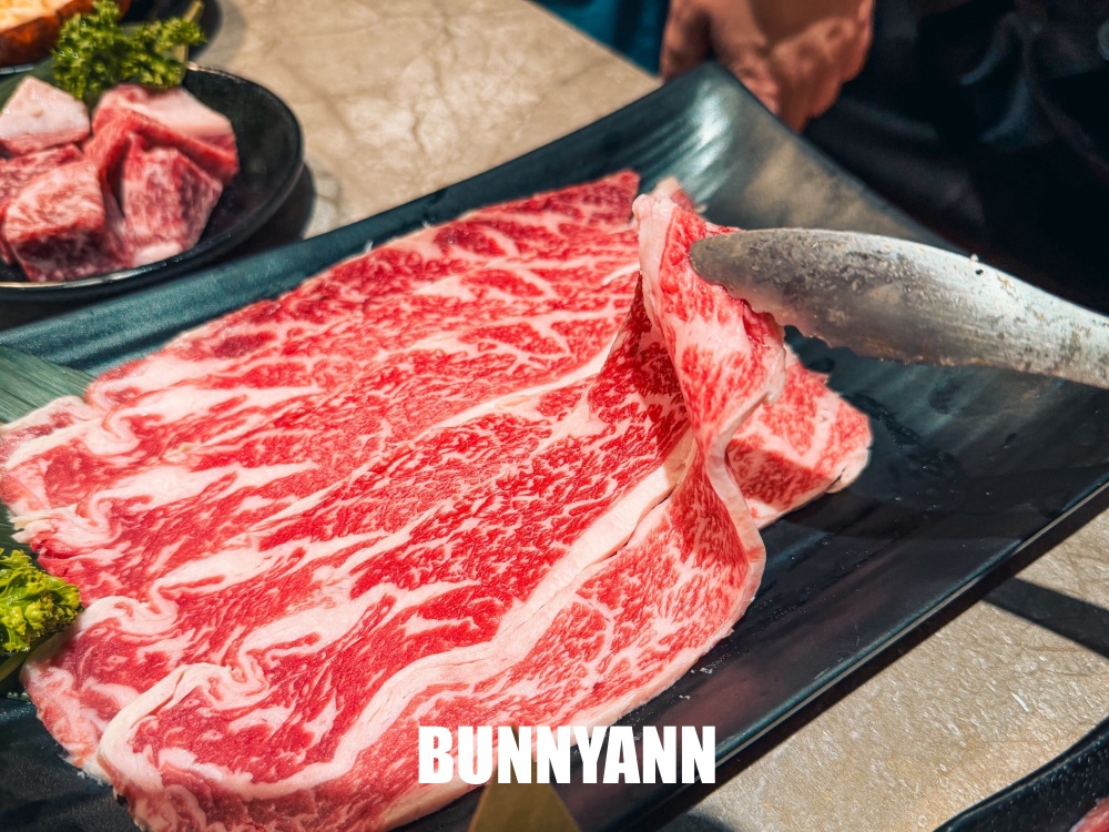 桃園最強燒肉吃到飽！三柒燒肉專門店桃園中華店，CP值超高頂級日本和牛、豐富自助吧隨你吃！