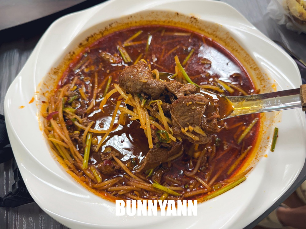 南投竹山必吃美食！以鵝傳鵝竹山總店，最強銷魂燒鵝與超狂海鮮米粉湯，水準超高的聚餐首選