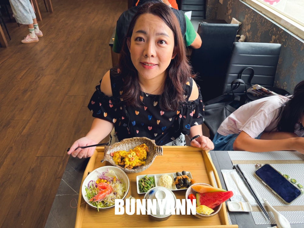宜蘭礁溪美食【光鮮生活美食館】隱藏版高水準龍蝦定食套餐，停車超方便！
