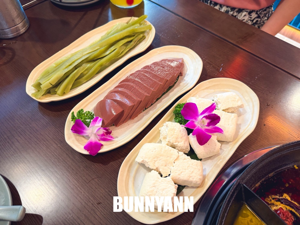 台北中山美食【大隊長老火鍋】最強重慶火鍋，神級九宮格戰盤必吃！