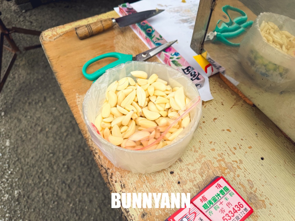 在地人才會懂，阿公阿嬤烤香腸店家，點一份就很夠吃，糯米腸也是招牌
