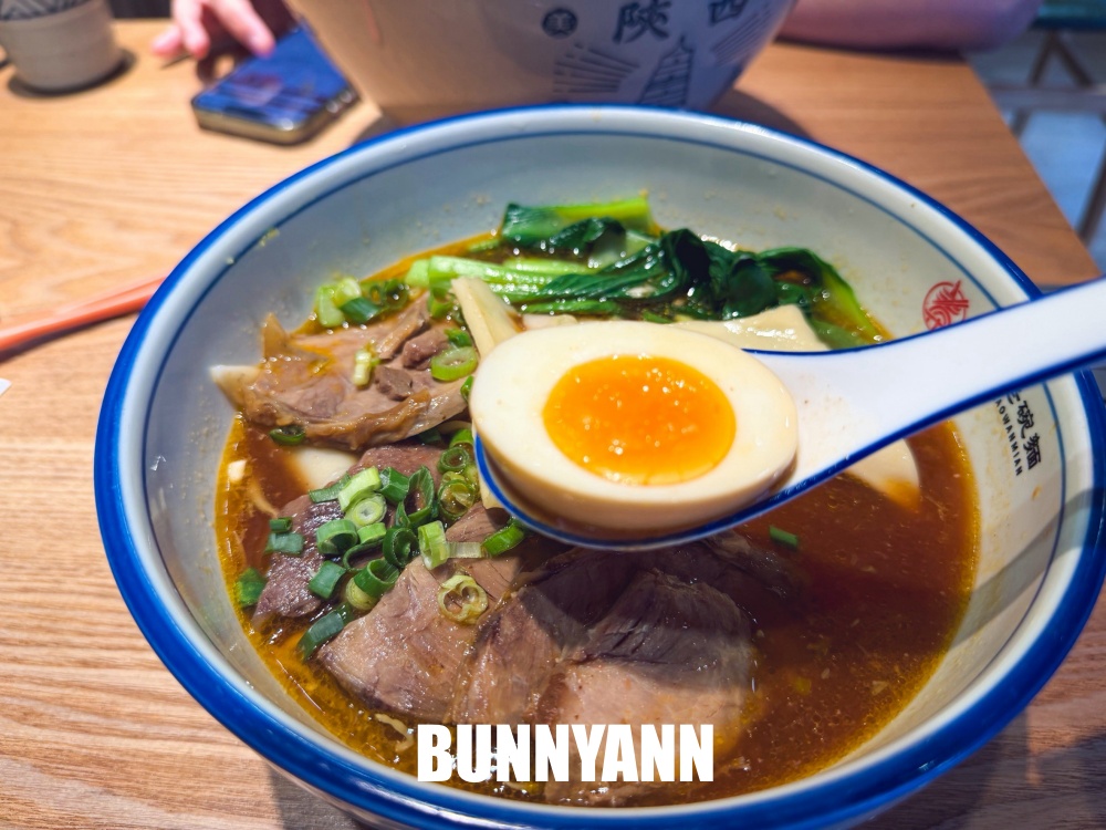 中和美食【秦朝老碗麵】道地陝西風味大份量麵食，手扯麵Q彈必吃