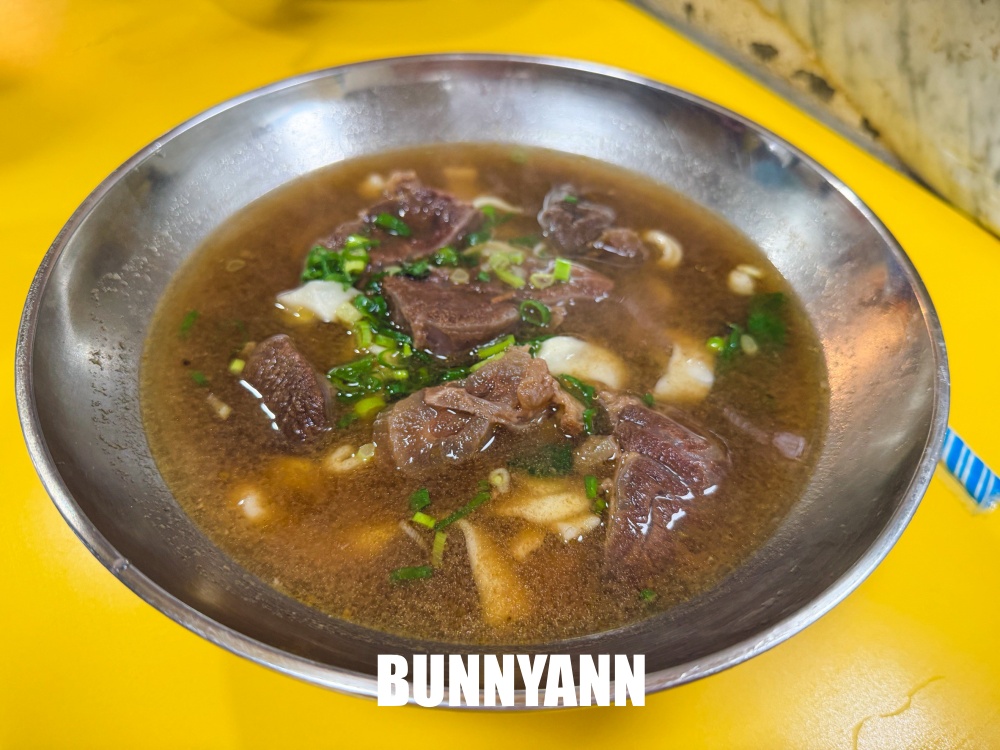還一半人沒吃過,是市場牛肉麵店,130元肉多又嫩口,麵疙瘩也是招牌 還一半人沒吃過,是市場牛肉麵店,130元肉多又嫩口,麵疙瘩也是招牌