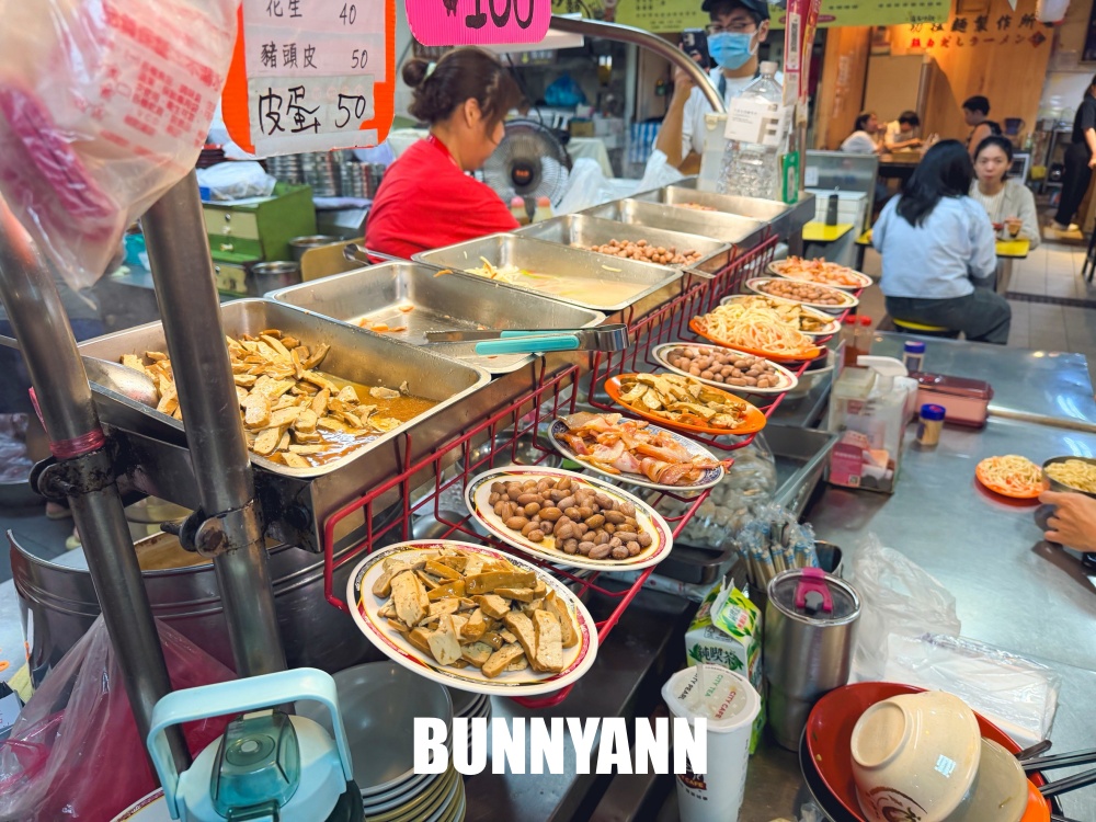 還一半人沒吃過,是市場牛肉麵店,130元肉多又嫩口,麵疙瘩也是招牌 還一半人沒吃過,是市場牛肉麵店,130元肉多又嫩口,麵疙瘩也是招牌