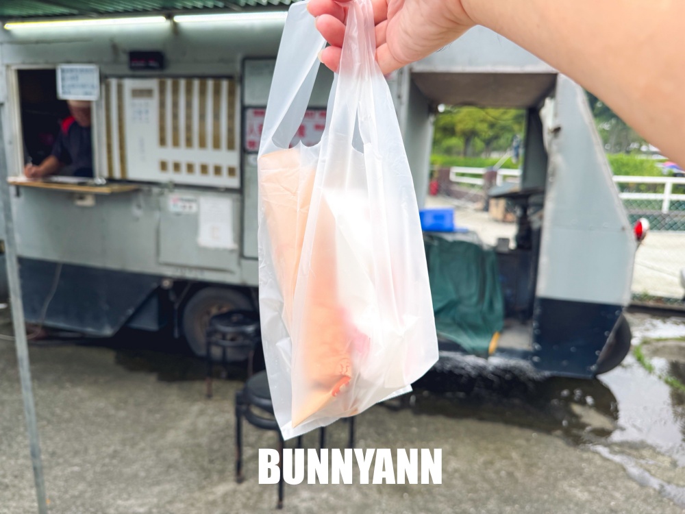 一半人沒吃過，是裝甲車香腸店家，點個一組就很過癮，糯米腸也是招牌