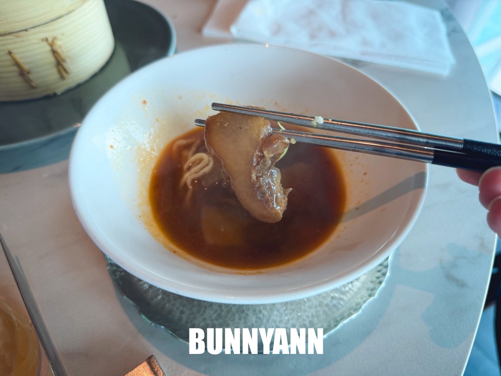 半數人沒吃過,是海產吃到飽店,最高3880就很過癮,高空86樓吃飯是主打 半數人沒吃過,是海產吃到飽店,最高3880就很過癮,高空86樓吃飯是主打