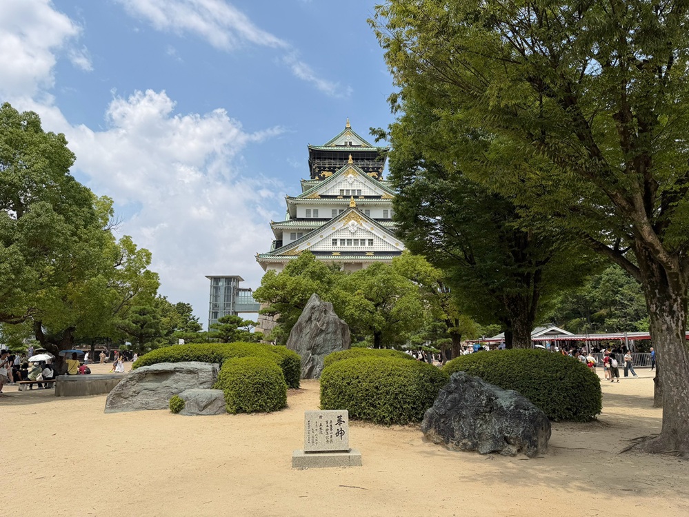 日本大阪景點》大阪城一日遊，超美壯麗天守閣，平緩好走適合全家一起來探險！