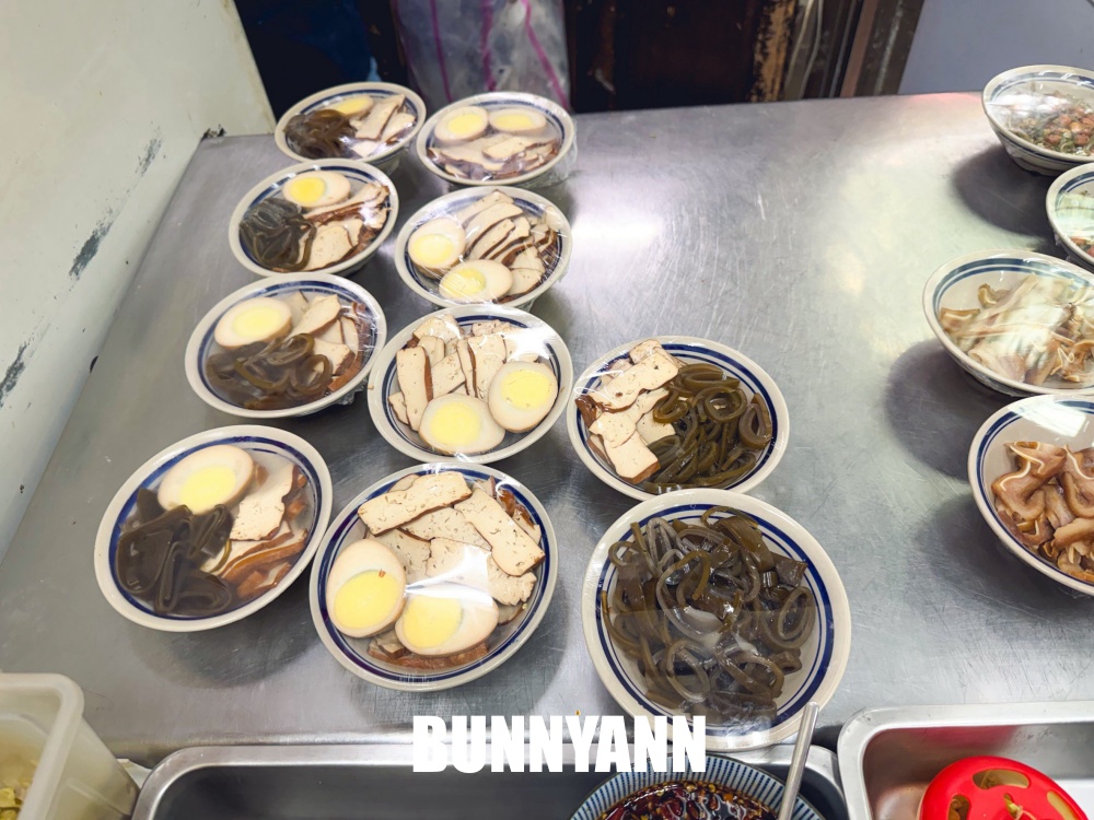 附近鄰居天天吃，是牛肉麵店家，點個一碗就超飽，手工水餃更是招牌