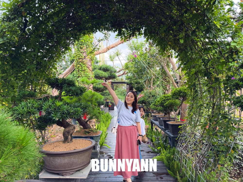 入口不起眼的秘境花園，卻是免入園票能待整天，玻璃溫室內更是美麗