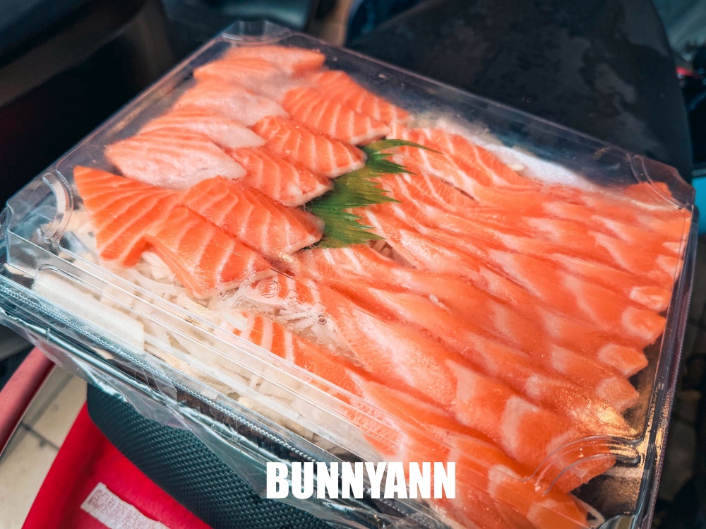 一半的人沒吃過，是生魚片店家，一大盒全鮭只要六百元，黑鮪魚也是招牌