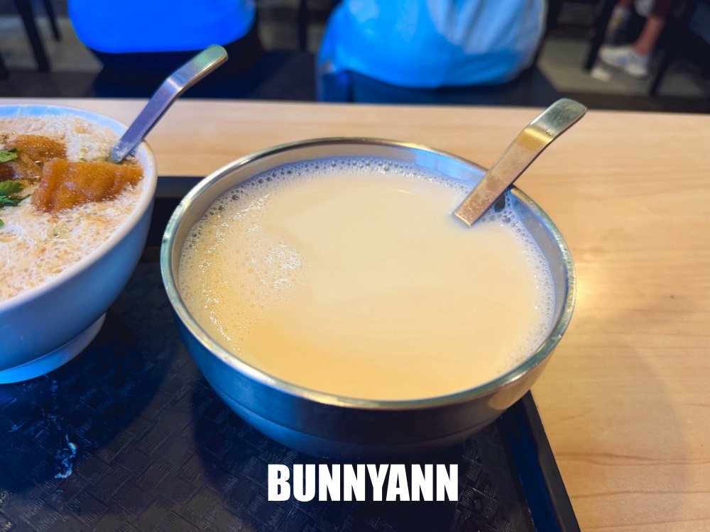 誰說這家不好,是中式早餐店家,位在二樓人多到滿出來,燒餅鹹豆漿是招牌 誰說這家不好,是中式早餐店家,位在二樓人多到滿出來,燒餅鹹豆漿是招牌