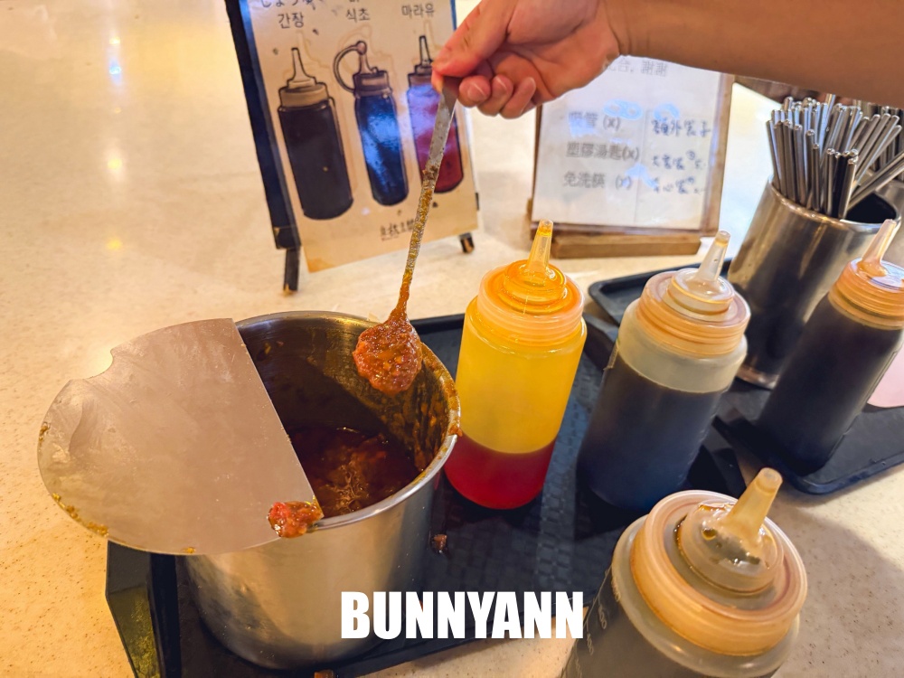 誰說這家不好,是中式早餐店家,位在二樓人多到滿出來,燒餅鹹豆漿是招牌 誰說這家不好,是中式早餐店家,位在二樓人多到滿出來,燒餅鹹豆漿是招牌