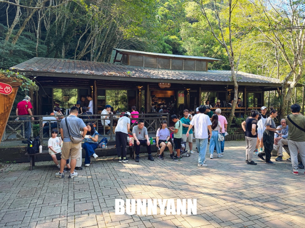 花80元就能走進山景園區，環境漂亮又好走，難怪有人幾乎天天來登山