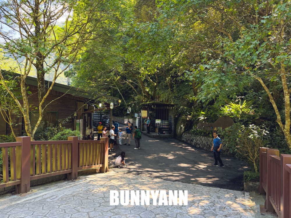 花80元就能走進山景園區，環境漂亮又好走，難怪有人幾乎天天來登山