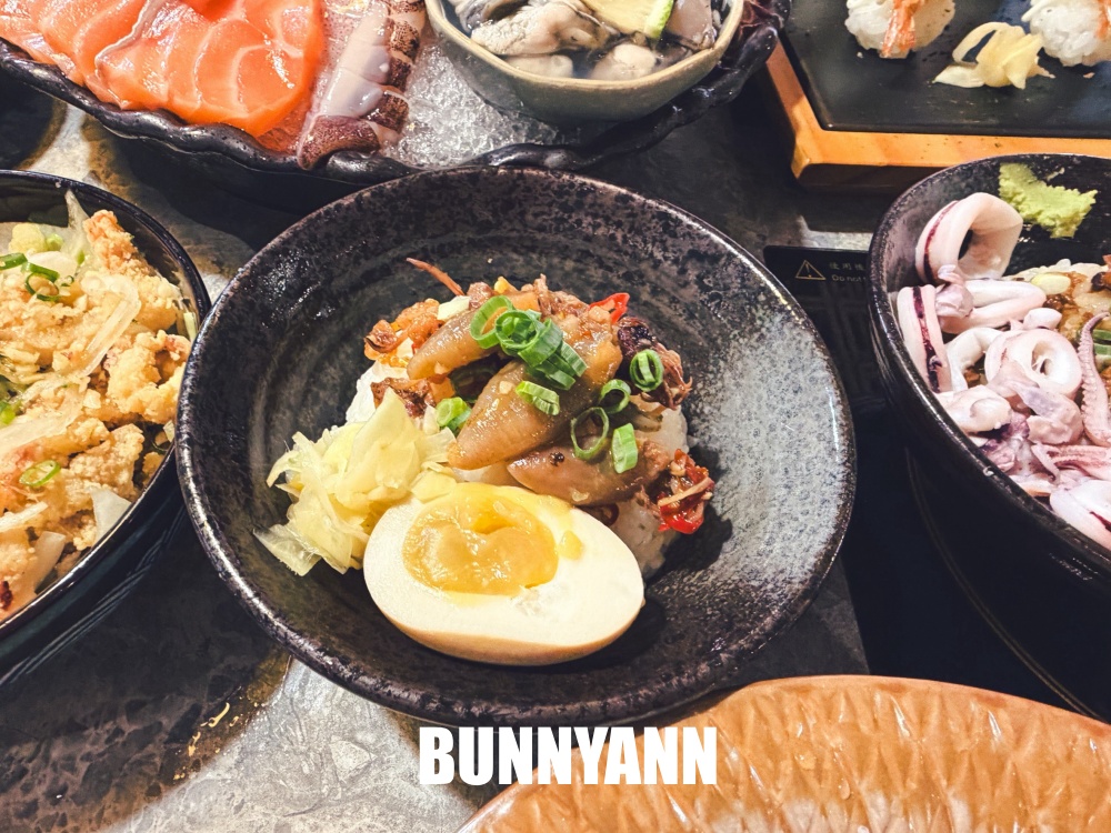 原本只是來吃火鍋，走進去才發現根本像小型澎湖美食超市，海鮮壽司通通有！