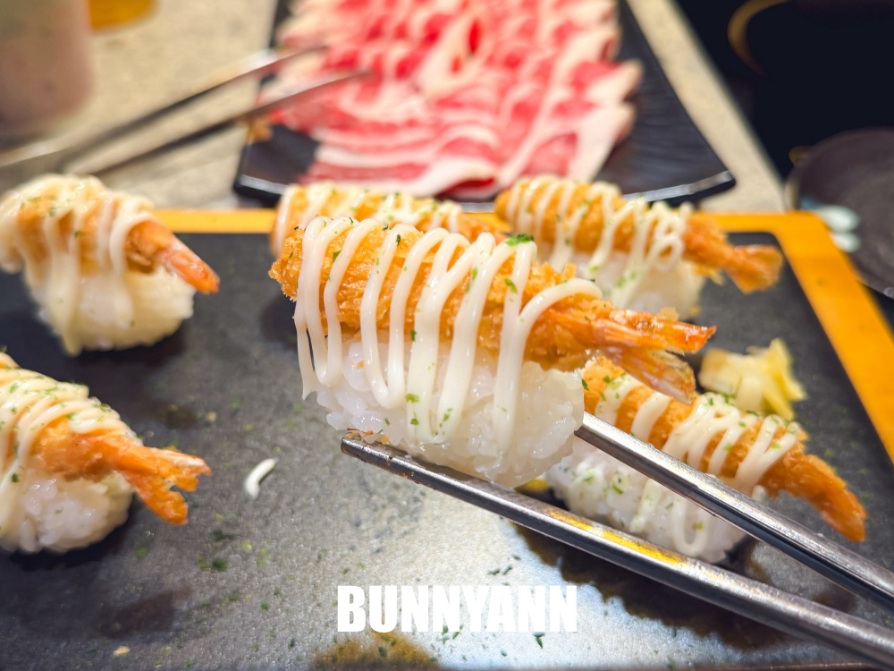 原本只是來吃火鍋，走進去才發現根本像小型澎湖美食超市，海鮮壽司通通有！