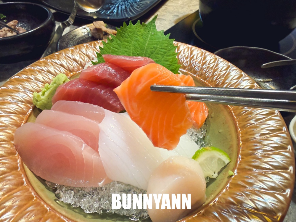 原本只是來吃火鍋，走進去才發現根本像小型澎湖美食超市，海鮮壽司通通有！